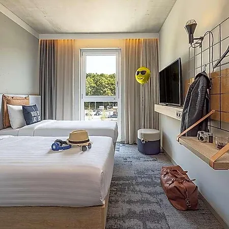 Moxy Hotel 3*